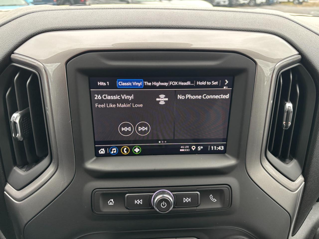 2026 GMC Sierra 1500 2026 GMC Sierra Pro Crew Cab 4WD Photo