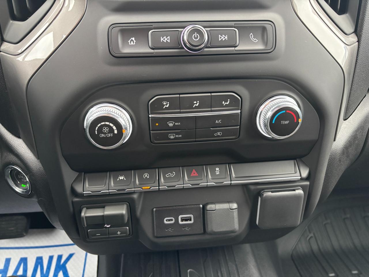 2026 GMC Sierra 1500 2026 GMC Sierra Pro Crew Cab 4WD Photo