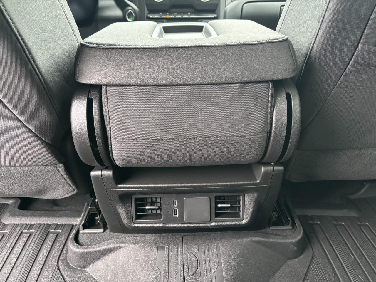 2026 GMC Sierra 1500 2026 GMC Sierra Pro Crew Cab 4WD Photo