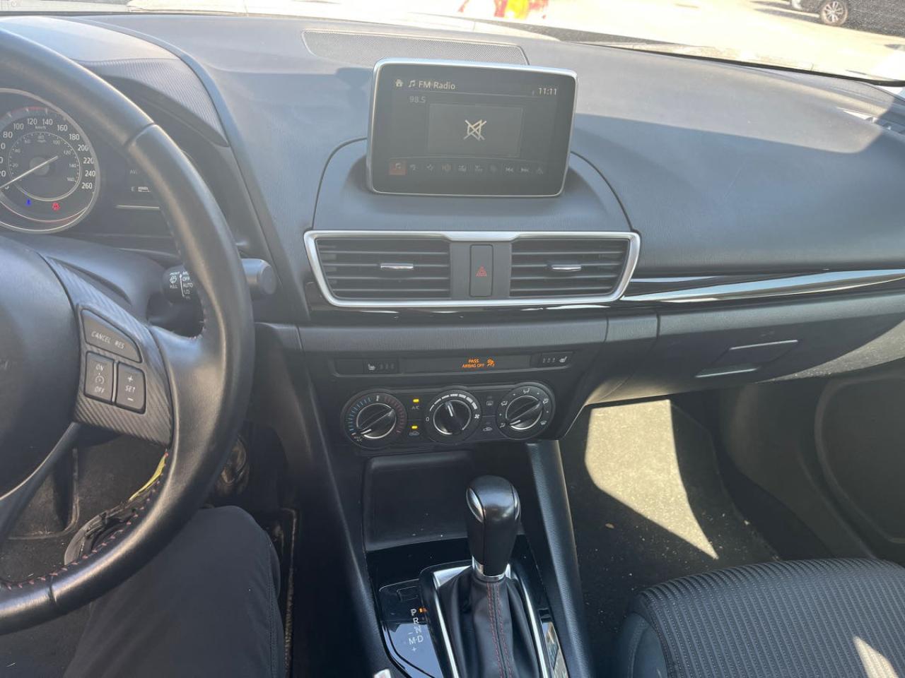 2016 Mazda MAZDA3 GS Accident Free | Excellent Mazda Service History | Heated Seats Photo4