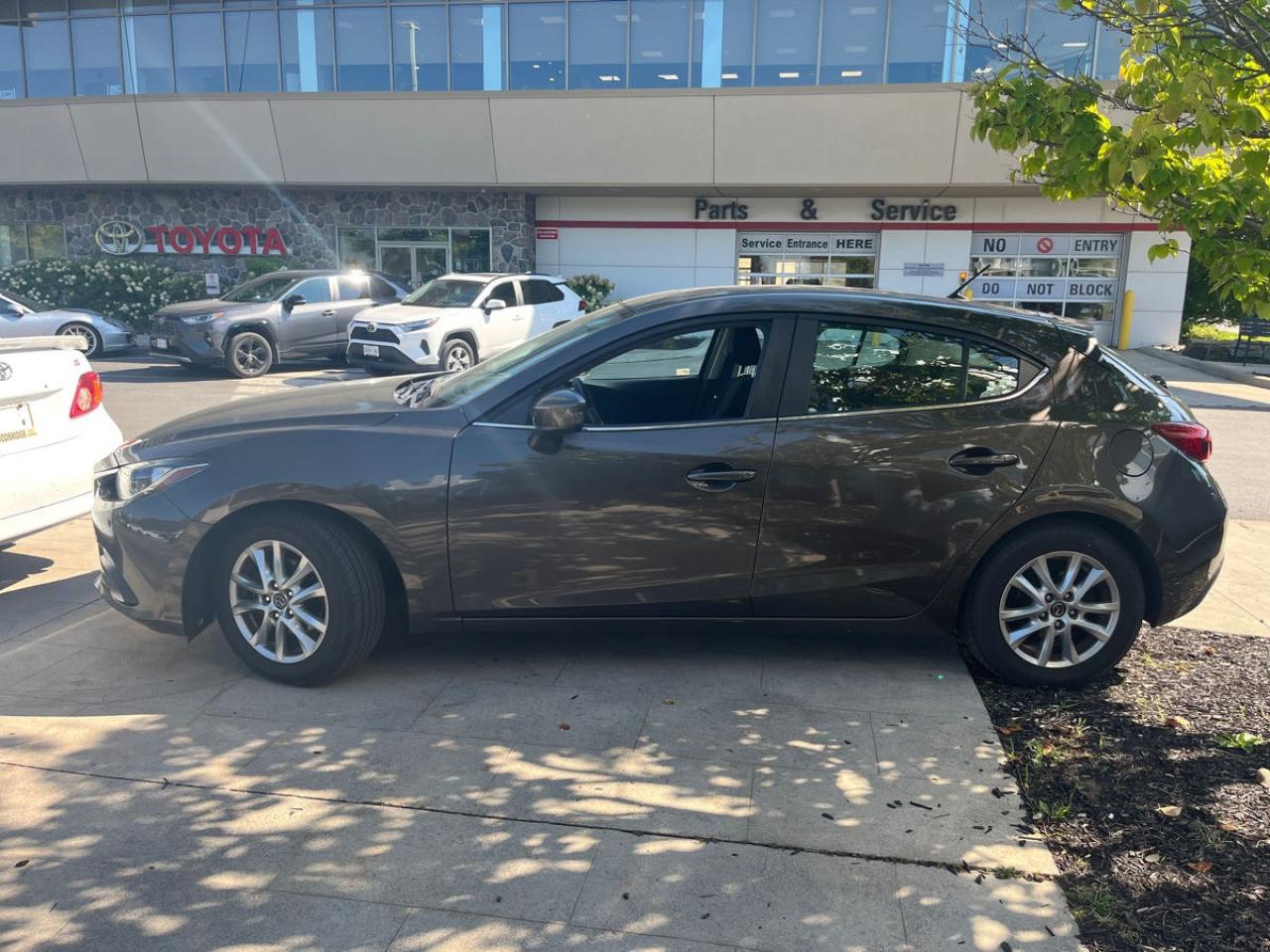 2016 Mazda MAZDA3 GS Accident Free | Excellent Mazda Service History | Heated Seats Photo