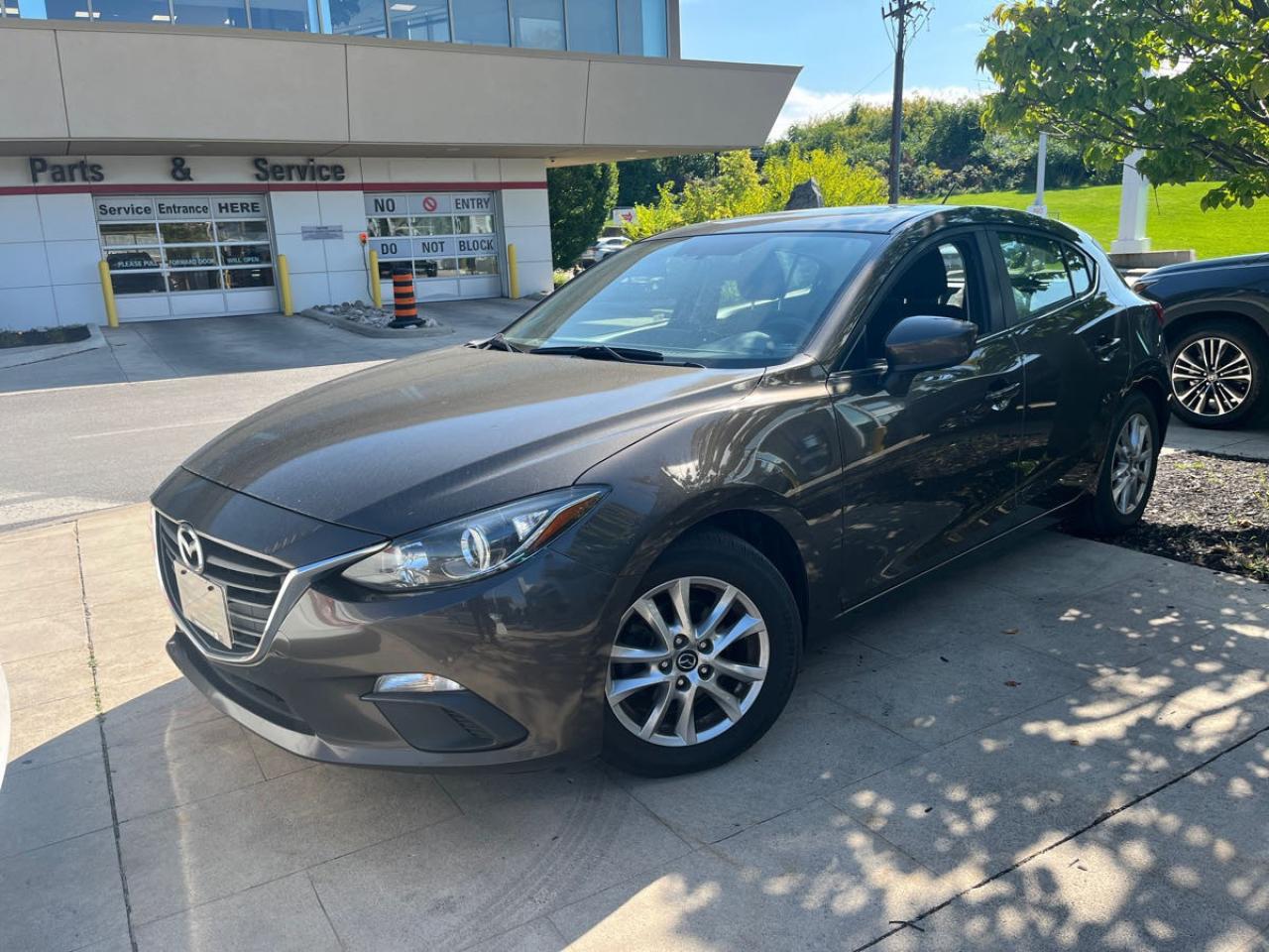 2016 Mazda MAZDA3 GS Accident Free | Excellent Mazda Service History | Heated Seats Photo0