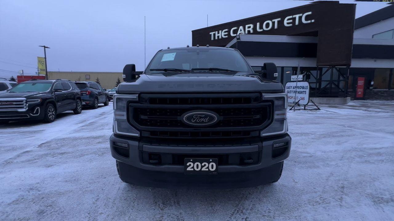 2020 Ford F-250 Lariat 4X4, MOONROOF, HEATED LEATHER SEATS, NAV, BACK UP CAM, HEATED STEERING WHEEL!! Photo