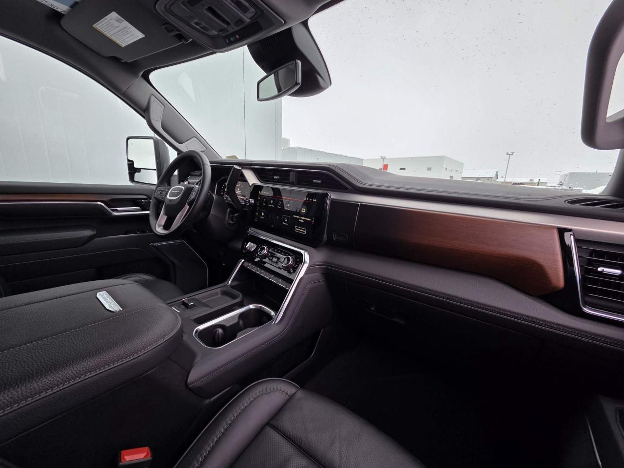 2025 GMC Sierra 2500 Denali Crew Cab 4X4 One Owner | Leather | 20" Wheels Photo