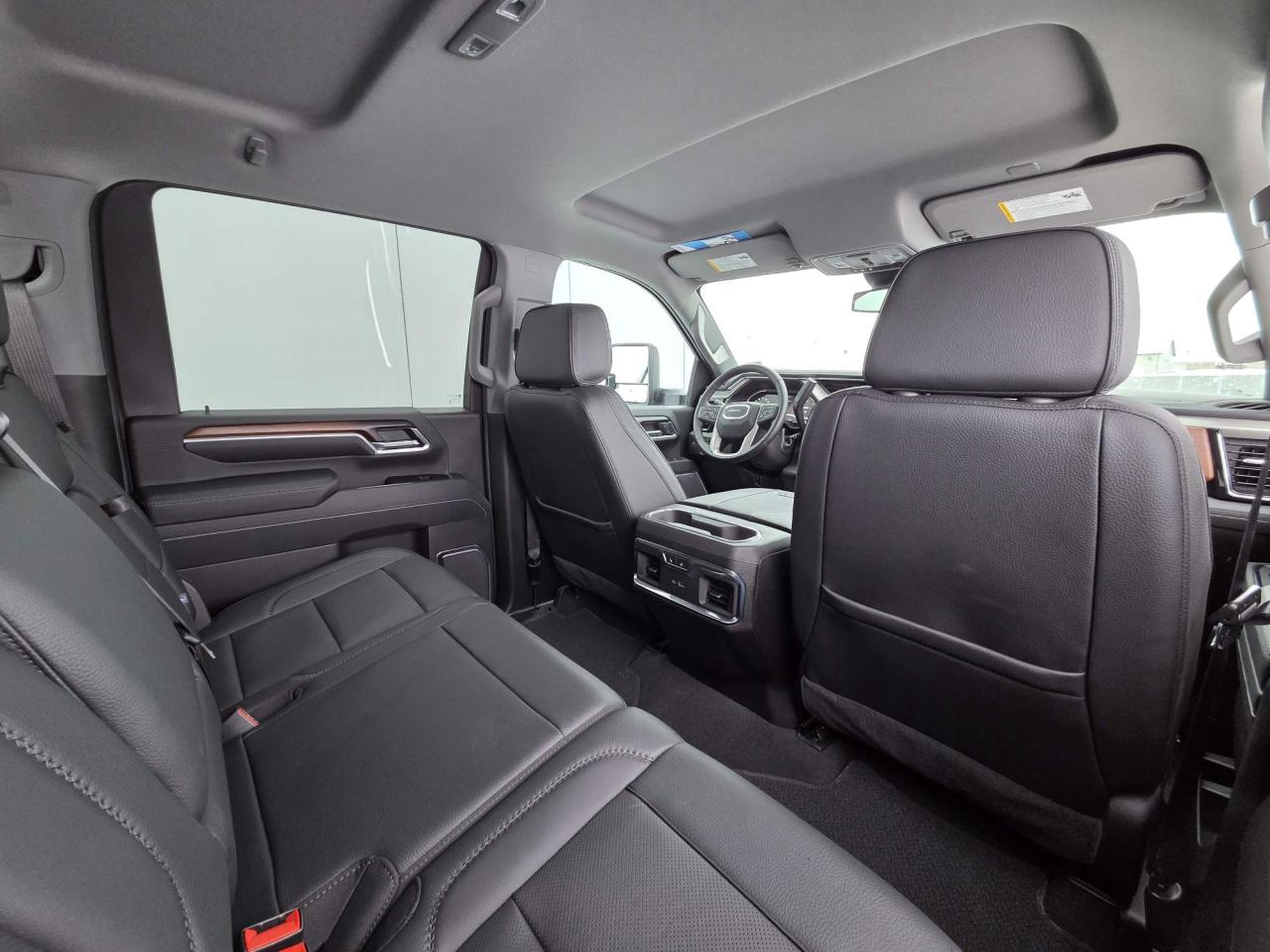 2025 GMC Sierra 2500 Denali Crew Cab 4X4 One Owner | Leather | 20" Wheels Photo