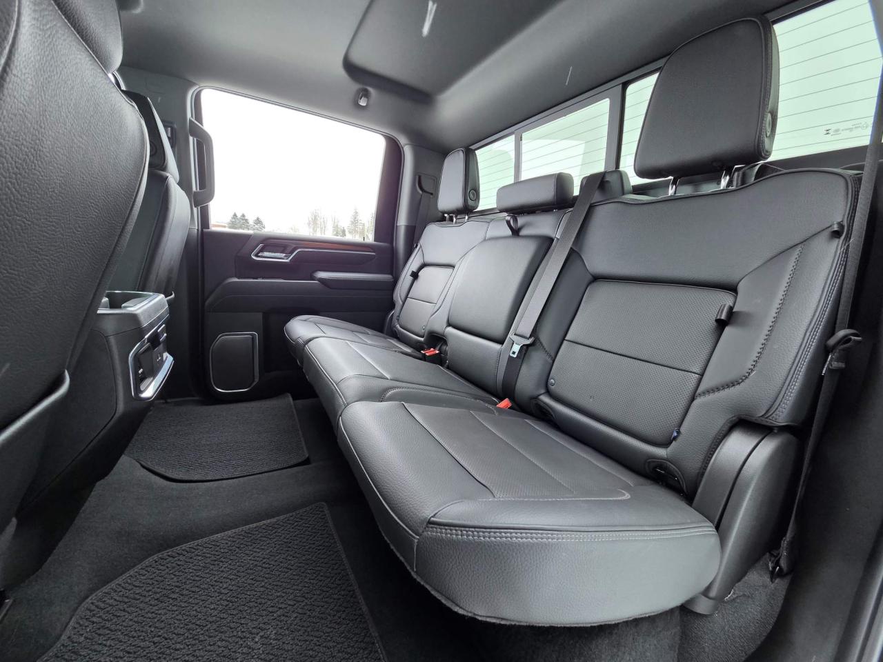 2025 GMC Sierra 2500 Denali Crew Cab 4X4 One Owner | Leather | 20" Wheels Photo