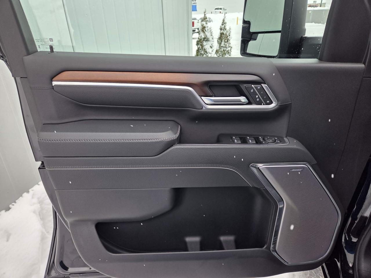 2025 GMC Sierra 2500 Denali Crew Cab 4X4 One Owner | Leather | 20" Wheels Photo