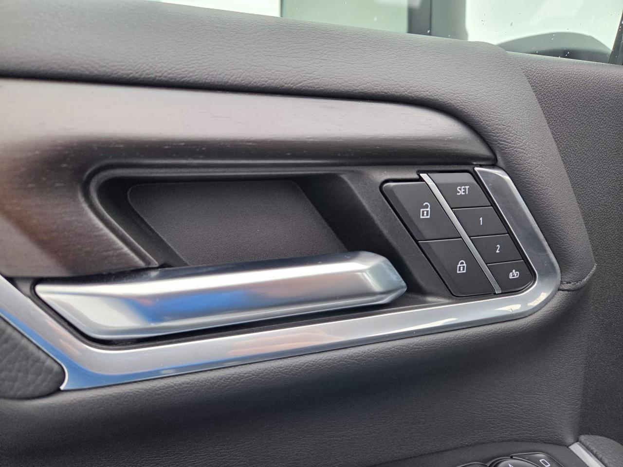 2025 GMC Sierra 2500 Denali Crew Cab 4X4 One Owner | Leather | 20" Wheels Photo