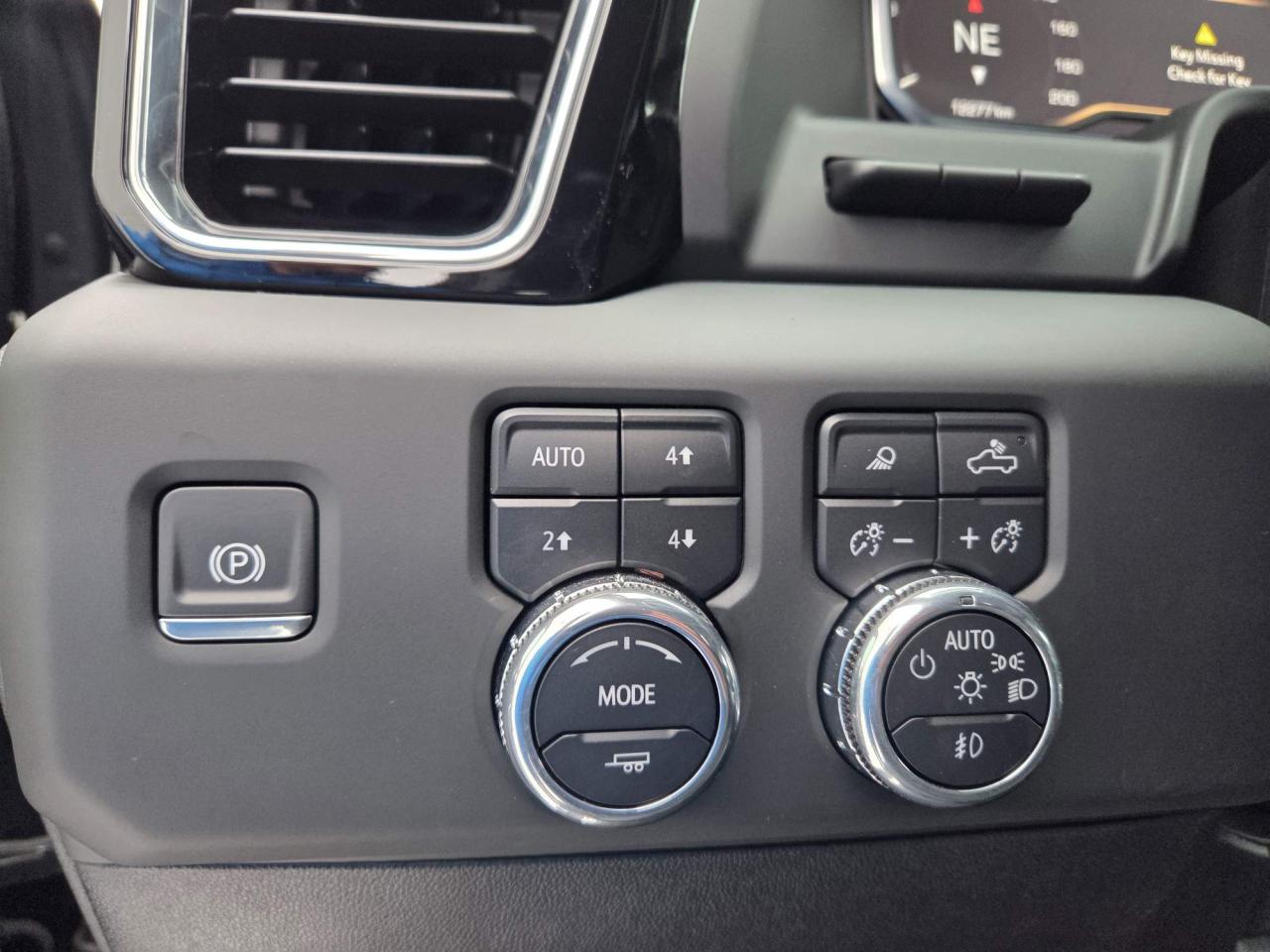 2025 GMC Sierra 2500 Denali Crew Cab 4X4 One Owner | Leather | 20" Wheels Photo