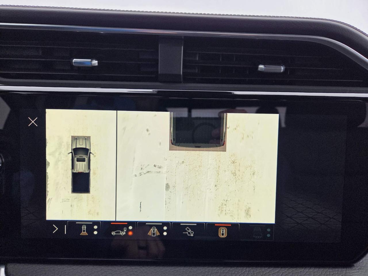 2025 GMC Sierra 2500 Denali Crew Cab 4X4 One Owner | Leather | 20" Wheels Photo