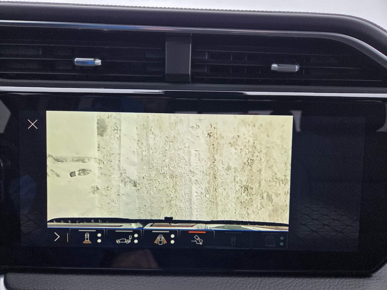 2025 GMC Sierra 2500 Denali Crew Cab 4X4 One Owner | Leather | 20" Wheels Photo