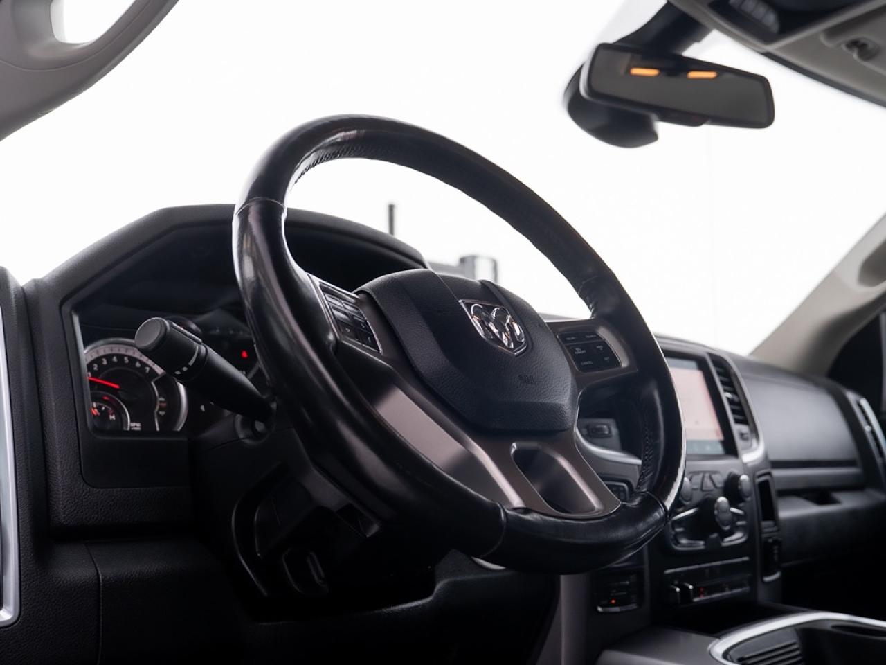 2022 RAM 1500 Classic SLT Photo12