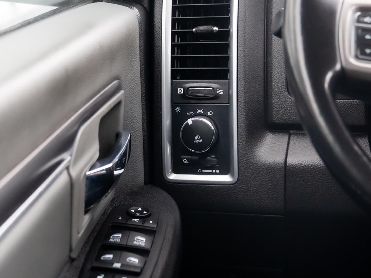 2022 RAM 1500 Classic SLT Photo11