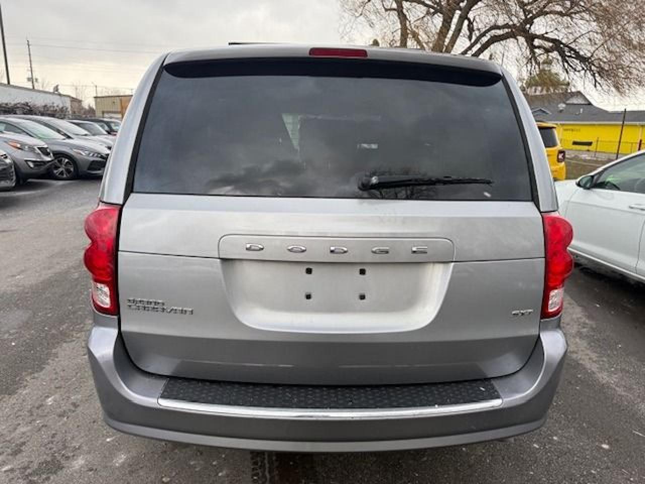 2017 Dodge Grand Caravan SXT Photo4