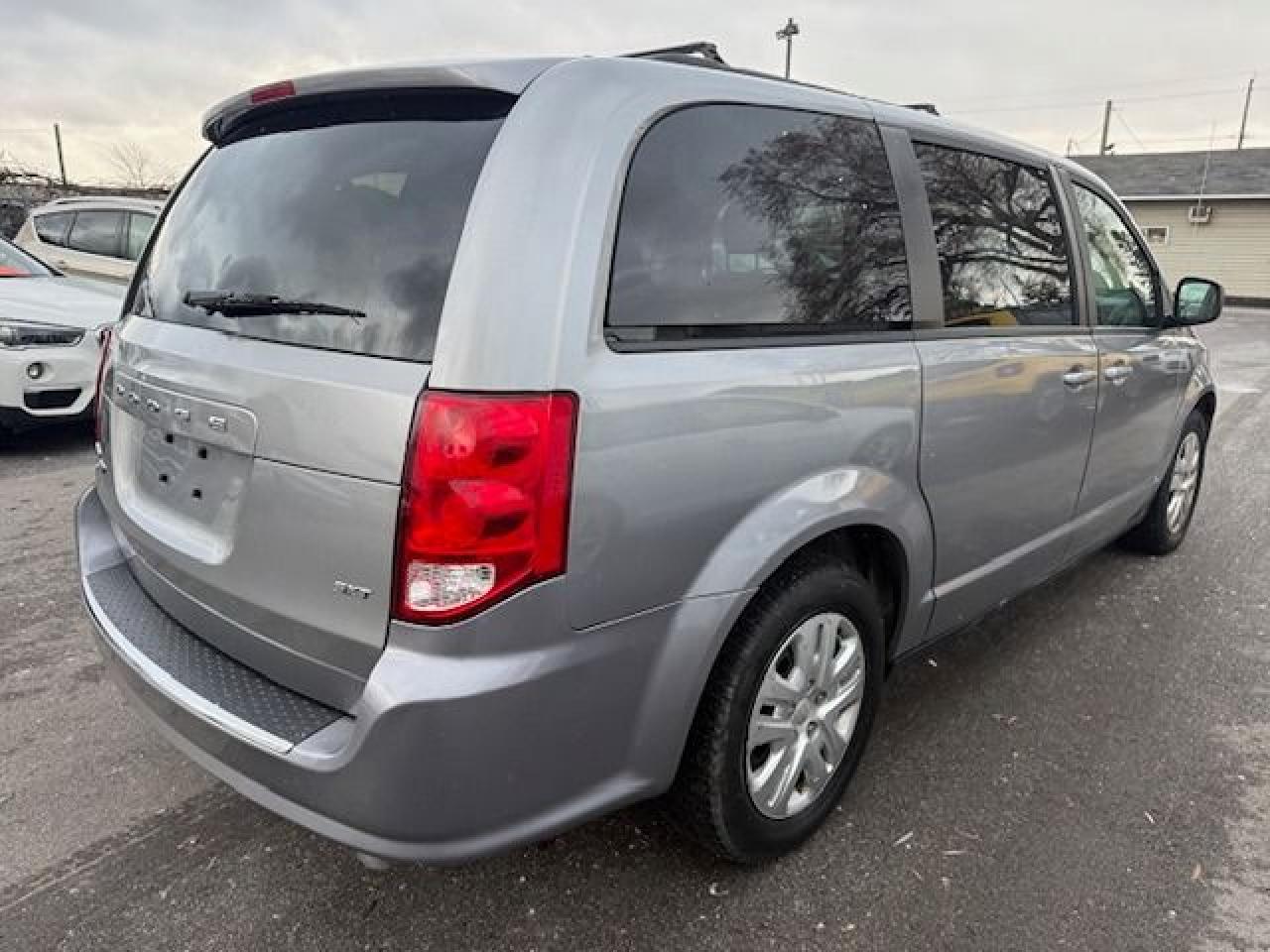 2017 Dodge Grand Caravan SXT Photo