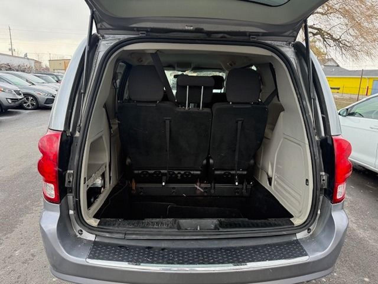 2017 Dodge Grand Caravan SXT Photo