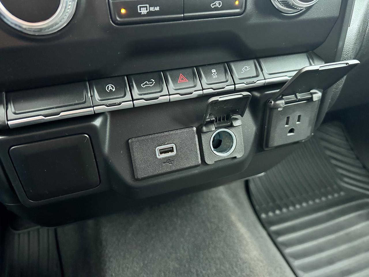 2020 GMC Sierra 1500 4x4Crew Cloth FM AC CarPlay BackupCam Bedliner 2.7 Photo