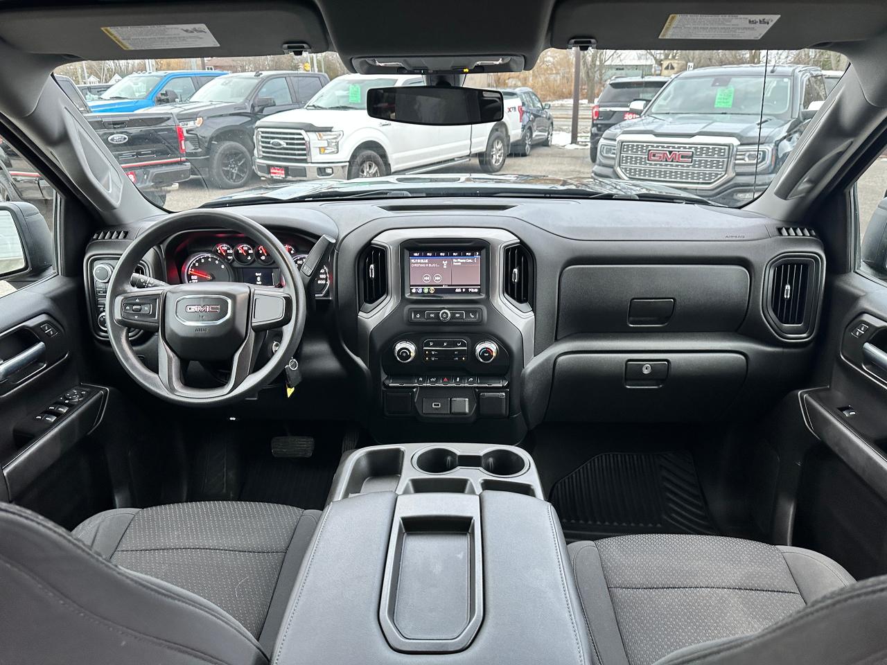 2020 GMC Sierra 1500 4x4Crew Cloth FM AC CarPlay BackupCam Bedliner 2.7 Photo