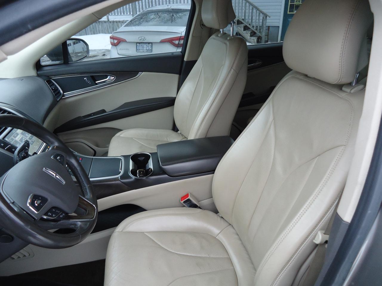 2016 Lincoln MKX AWD 4DR RESERVE Photo