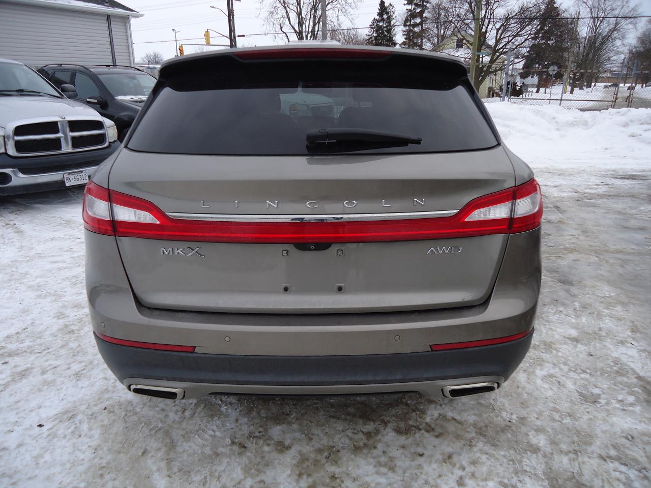 2016 Lincoln MKX AWD 4DR RESERVE Photo
