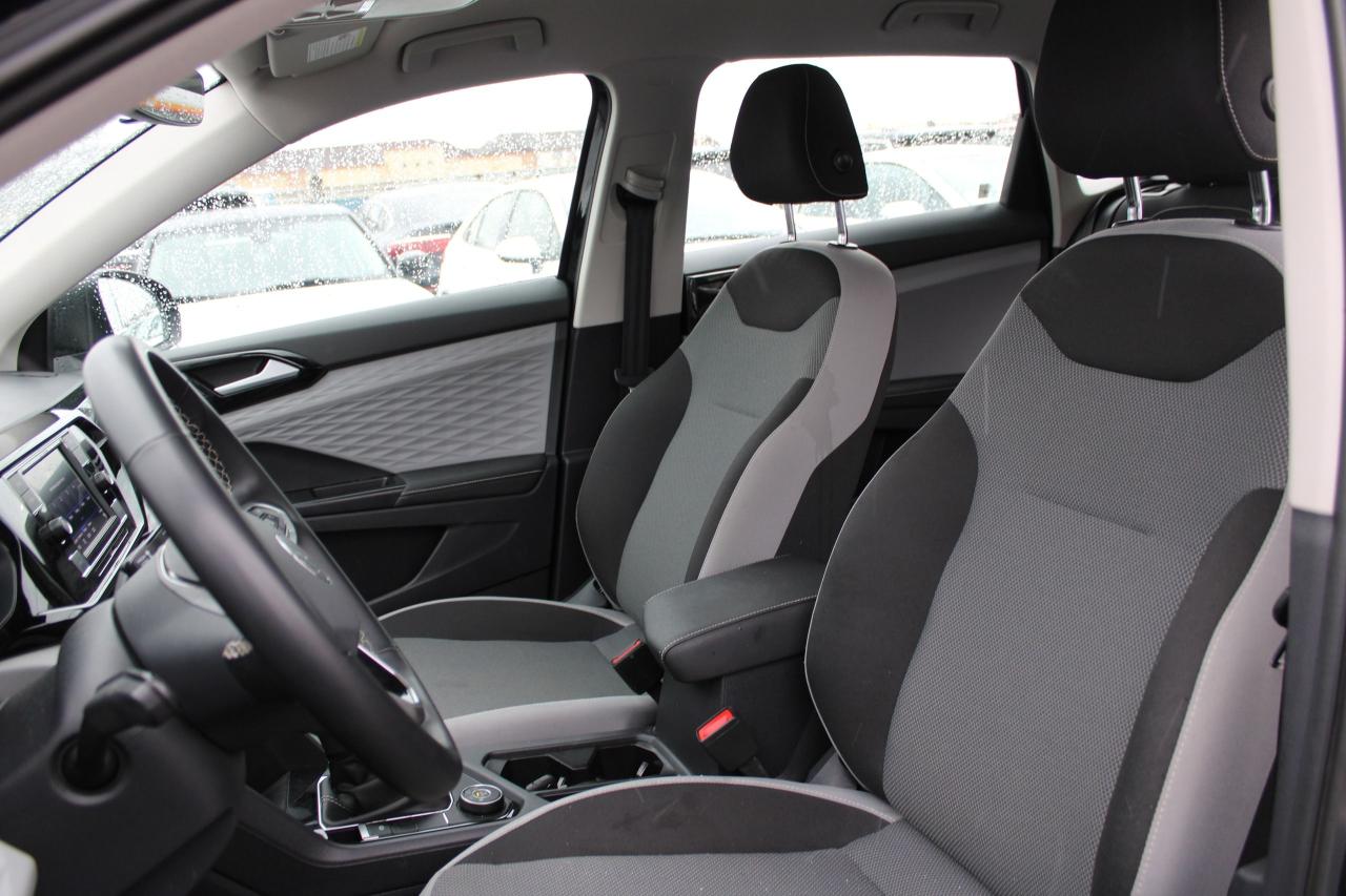 2024 Volkswagen Taos Trendline Photo