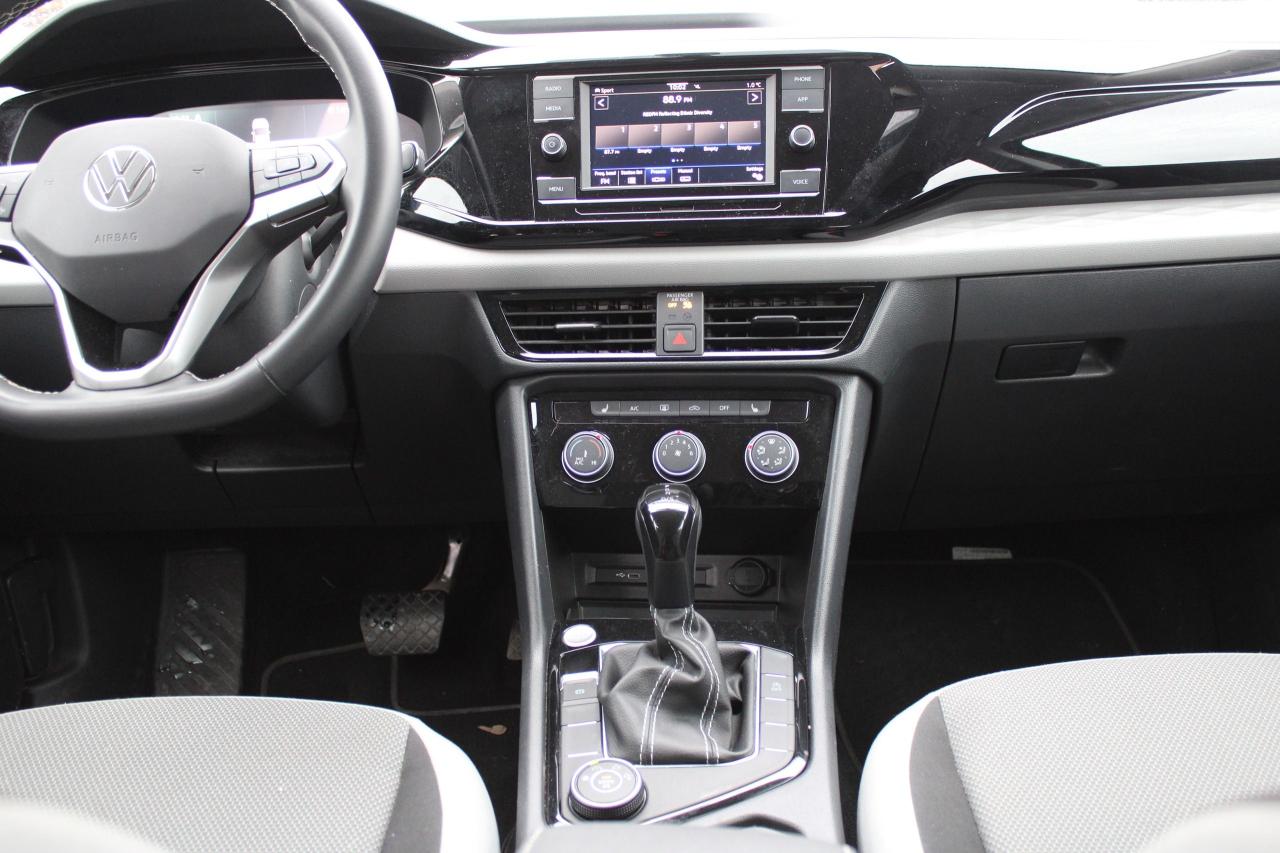 2024 Volkswagen Taos Trendline Photo