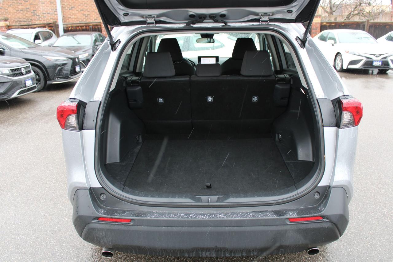 2024 Toyota RAV4 LE AWD Photo