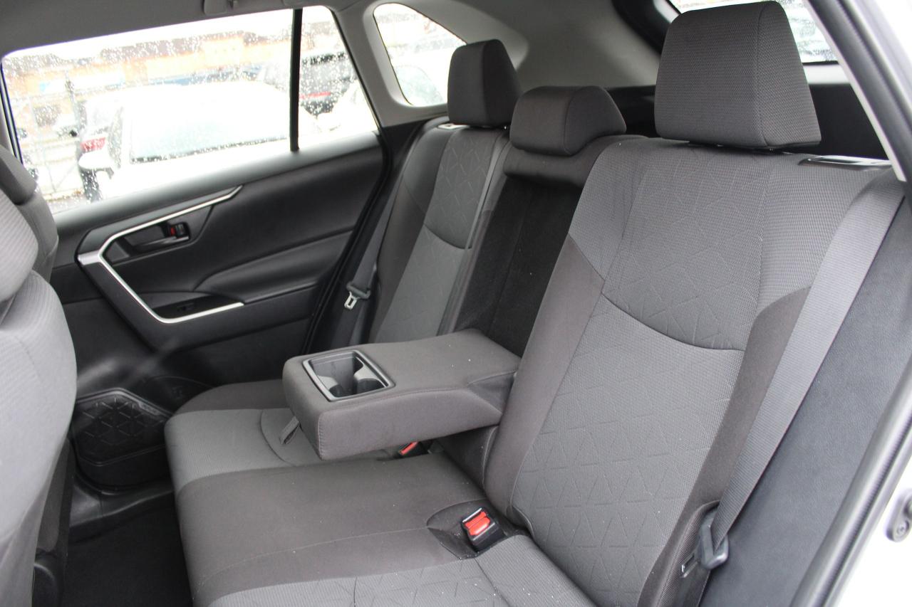 2024 Toyota RAV4 LE AWD Photo