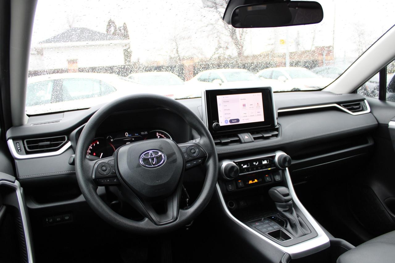2024 Toyota RAV4 LE AWD Photo