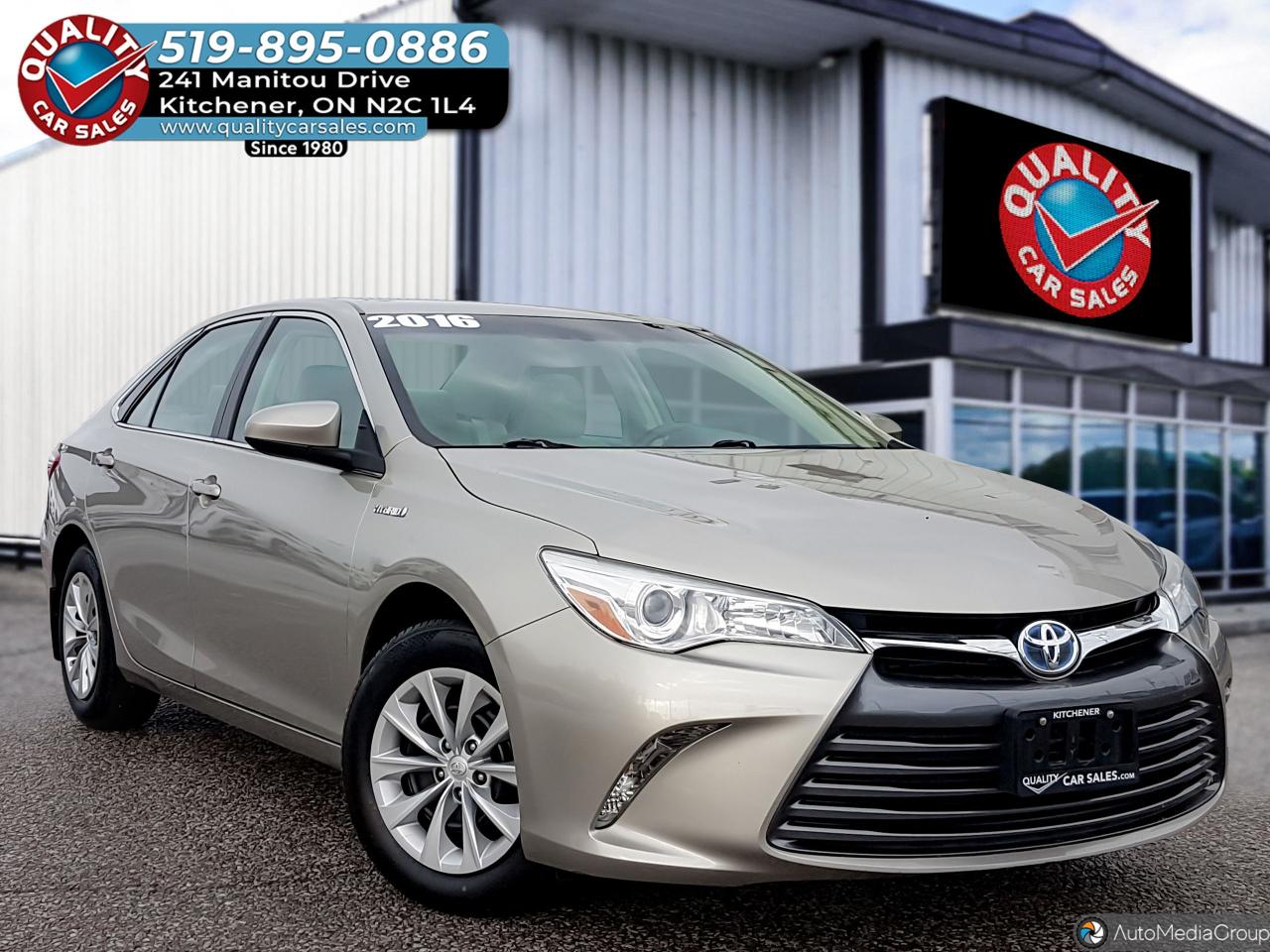 2016 Toyota Camry LE HYBRID *ONLY 70,000 KM* Photo0