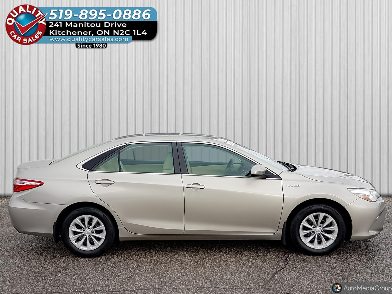 2016 Toyota Camry LE HYBRID *ONLY 70,000 KM* Photo