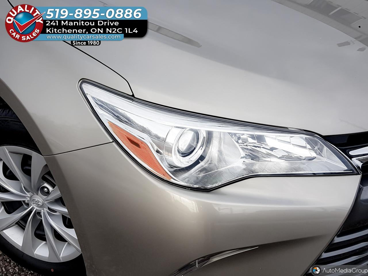 2016 Toyota Camry LE HYBRID *ONLY 70,000 KM* Photo2