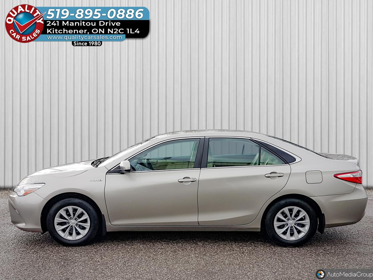 2016 Toyota Camry LE HYBRID *ONLY 70,000 KM* Photo