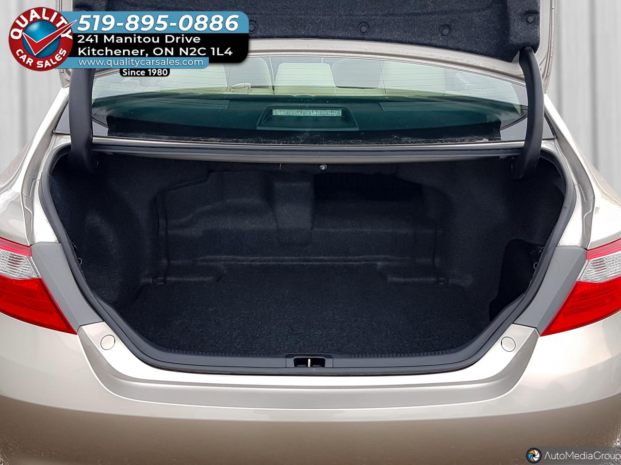 2016 Toyota Camry LE HYBRID *ONLY 70,000 KM* Photo