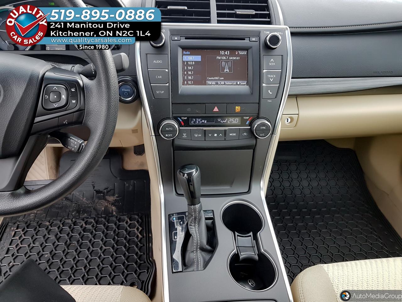 2016 Toyota Camry LE HYBRID *ONLY 70,000 KM* Photo