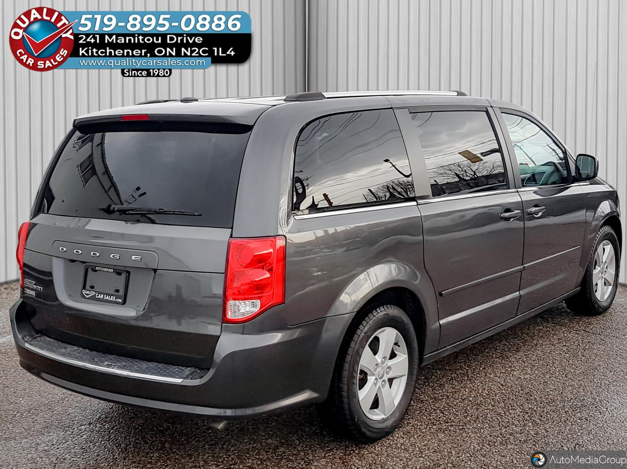 2017 Dodge Grand Caravan SXT Premium Plus *LEATHER-DVD PLAYER* Photo3