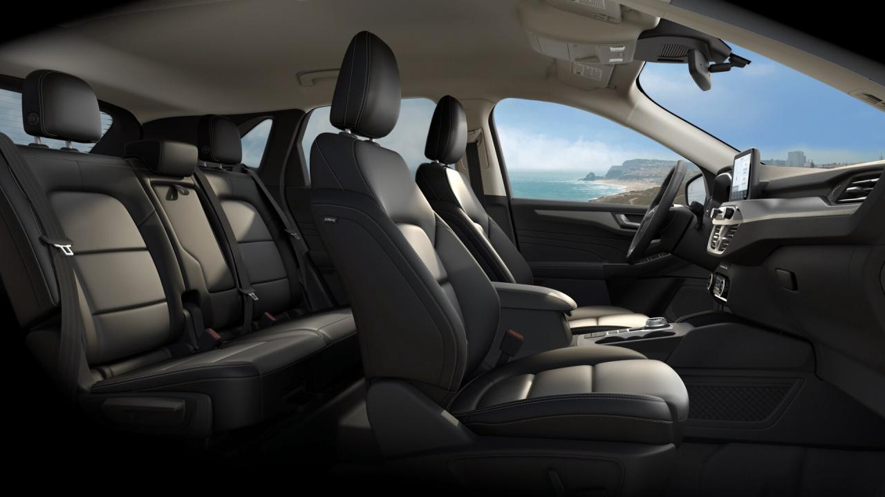 2021 Ford Escape Titanium Hybrid AWD Photo