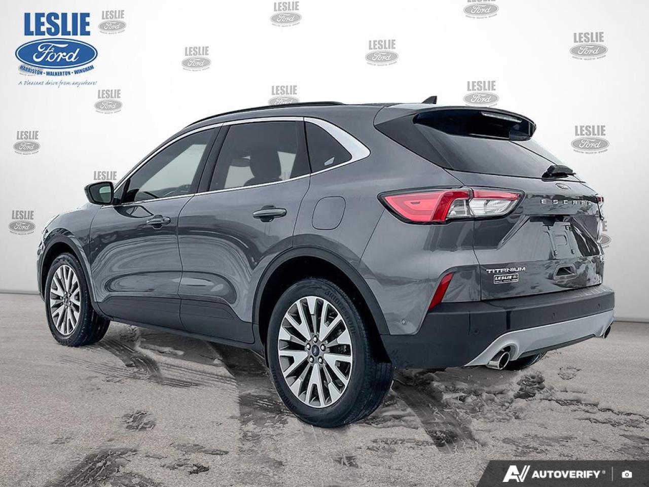 2021 Ford Escape Titanium Hybrid AWD Photo3