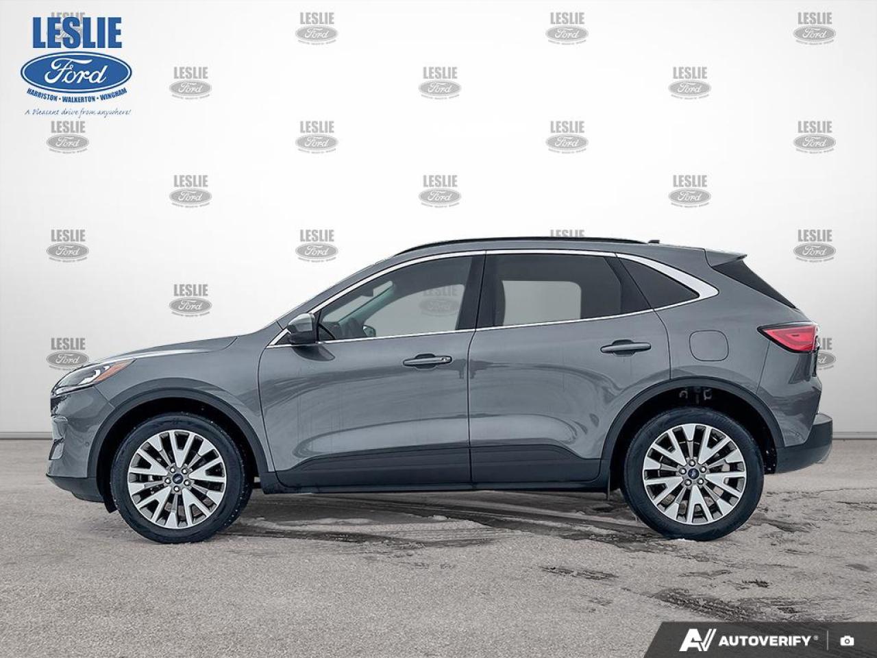 2021 Ford Escape Titanium Hybrid AWD Photo2