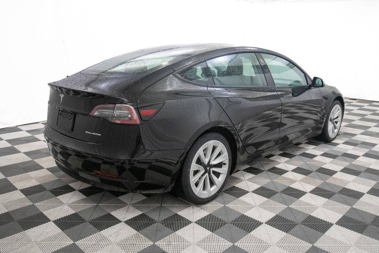 2021 Tesla Model 3 Long Range AWD Photo4
