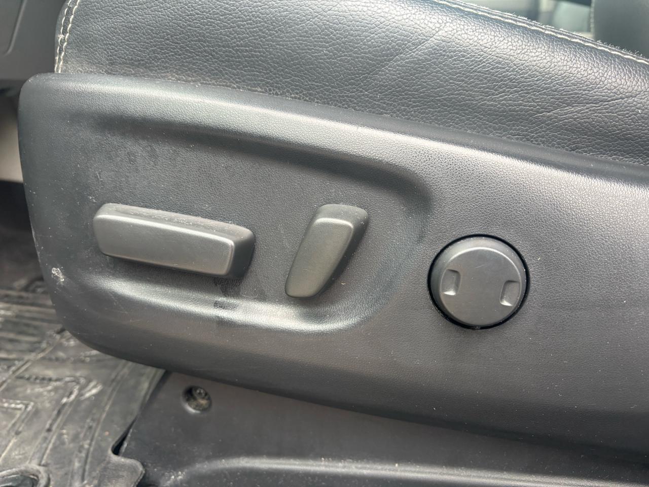 2014 Toyota Sienna SE 8-Pass FWD Photo