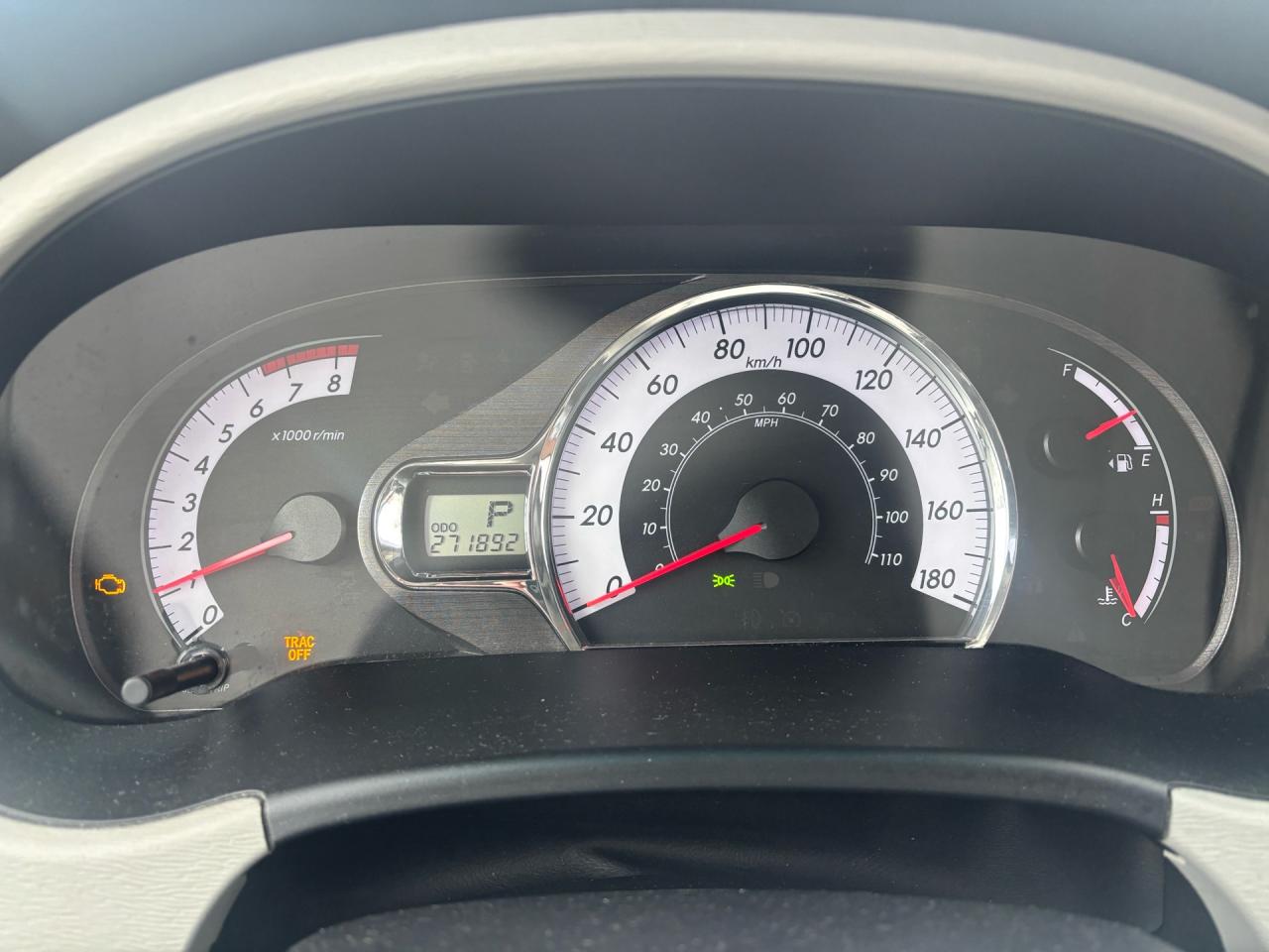 2014 Toyota Sienna SE 8-Pass FWD Photo