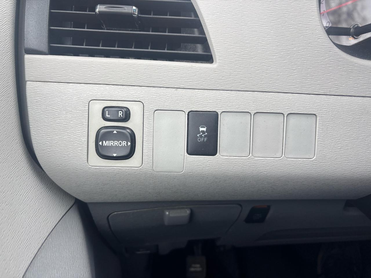 2014 Toyota Sienna SE 8-Pass FWD Photo