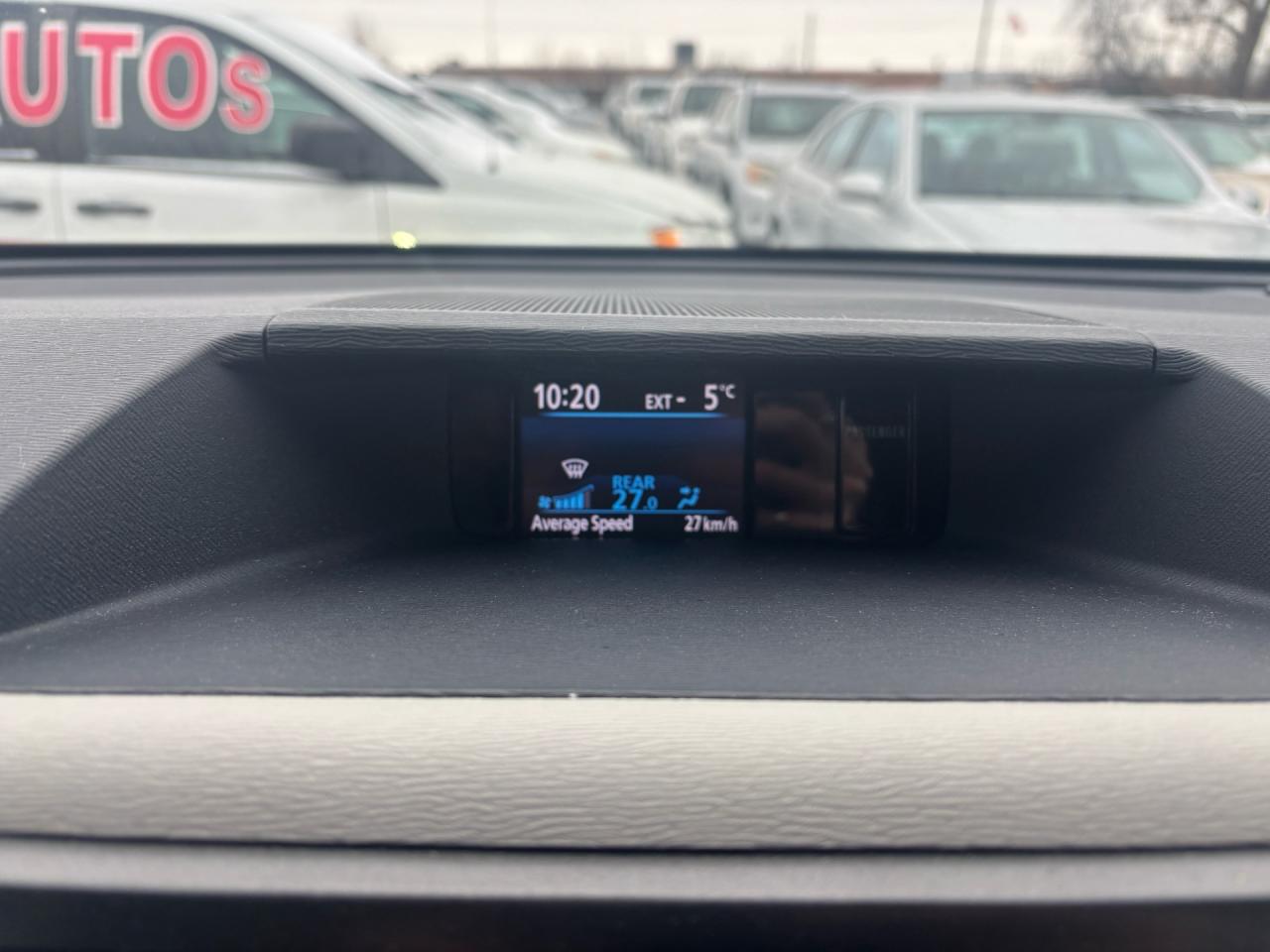 2014 Toyota Sienna SE 8-Pass FWD Photo