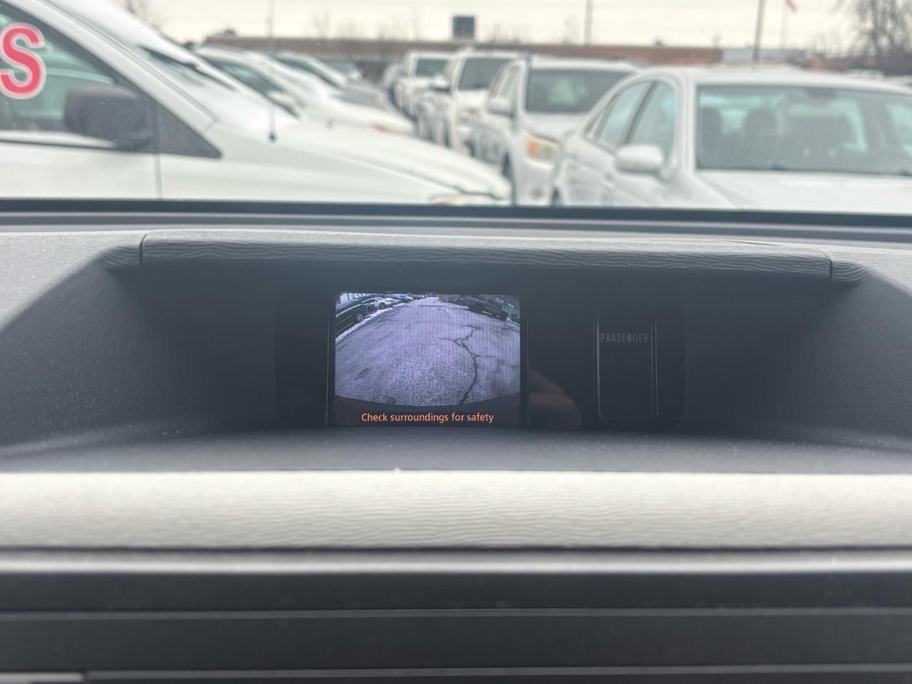 2014 Toyota Sienna SE 8-Pass FWD Photo