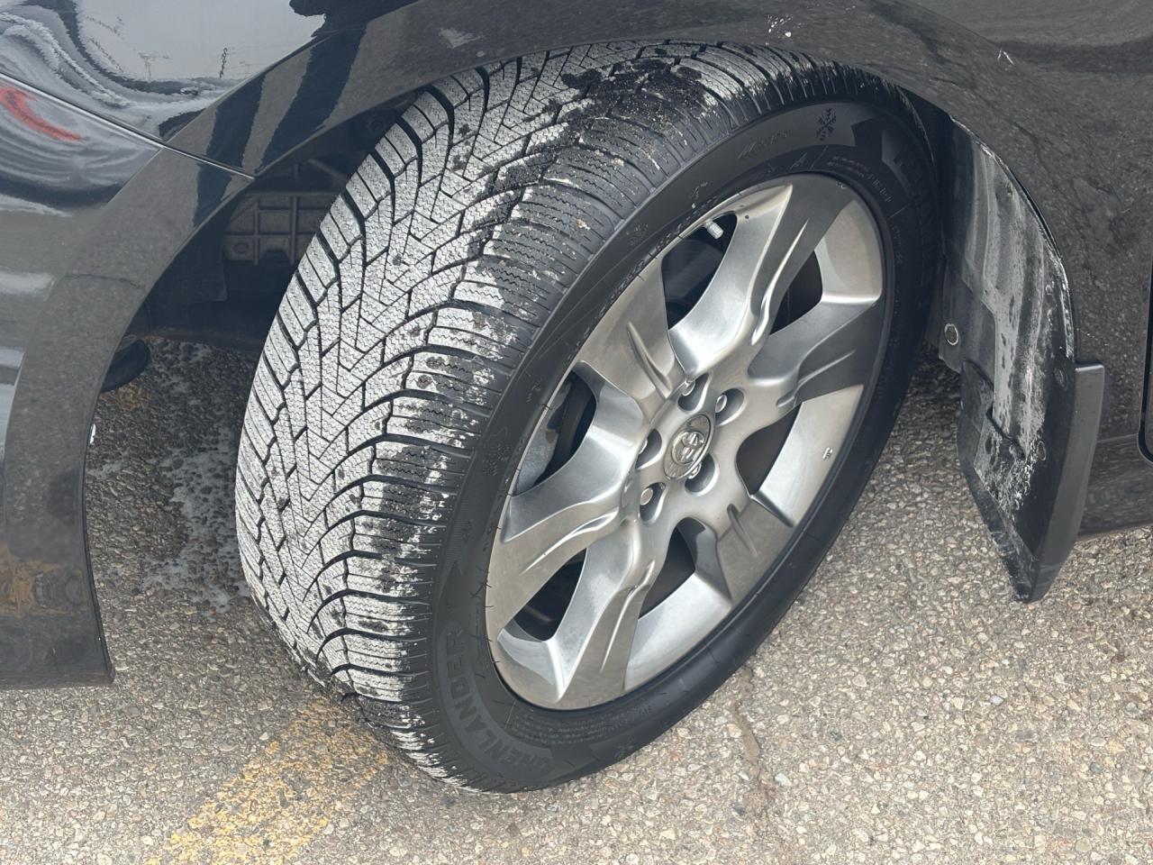 2014 Toyota Sienna SE 8-Pass FWD Photo