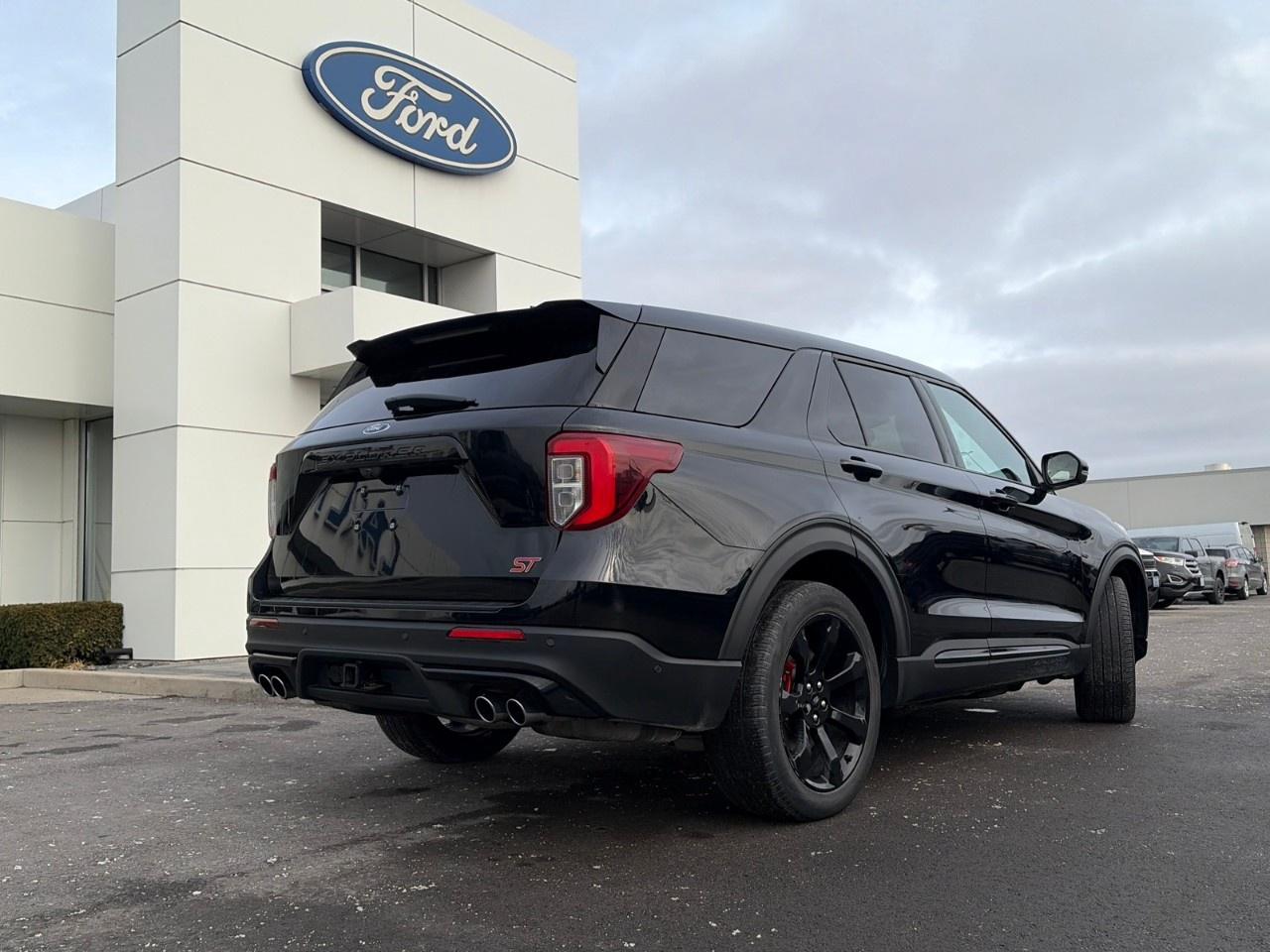 2021 Ford Explorer ST 4WD Photo2