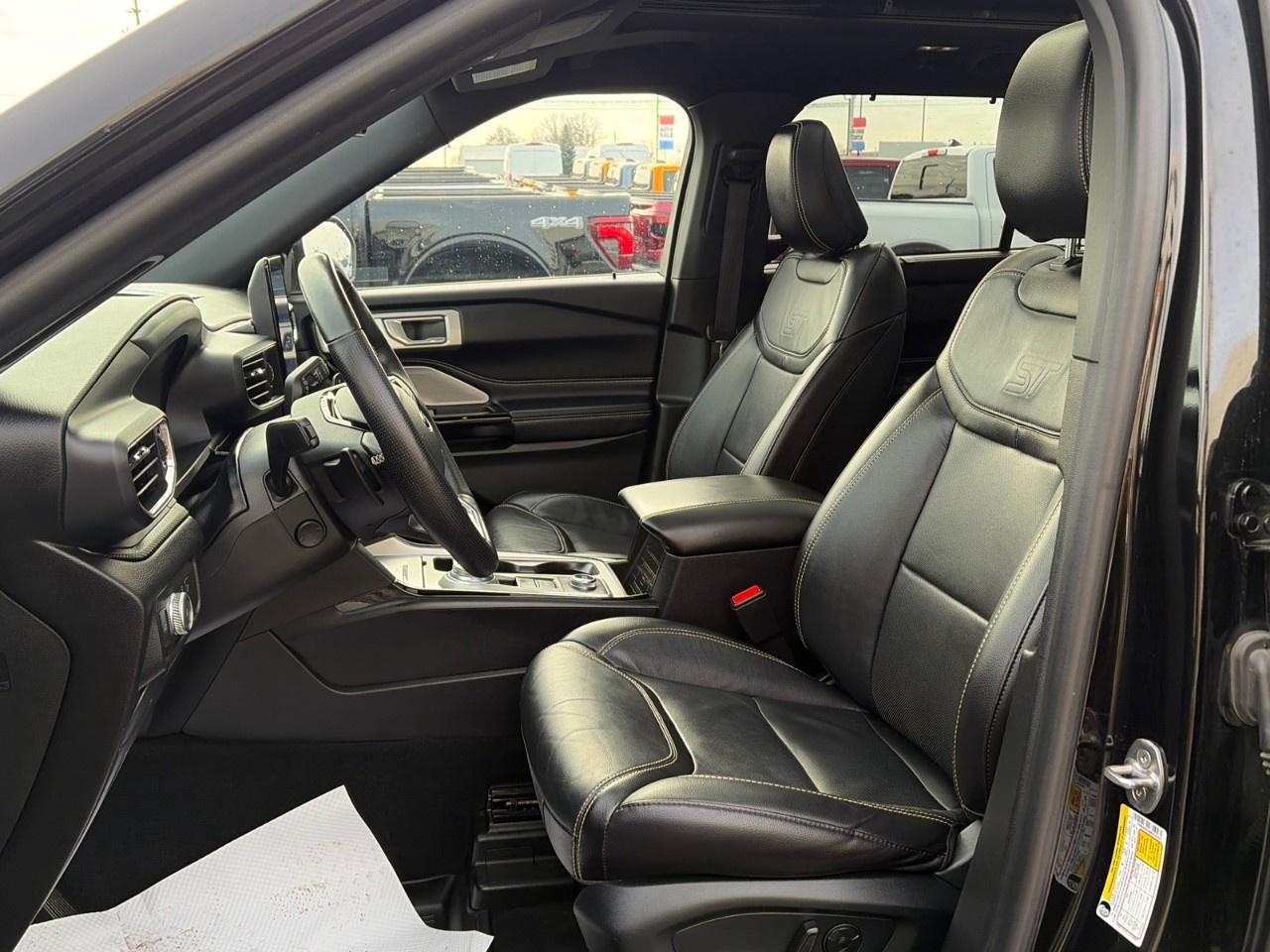 2021 Ford Explorer ST 4WD Photo