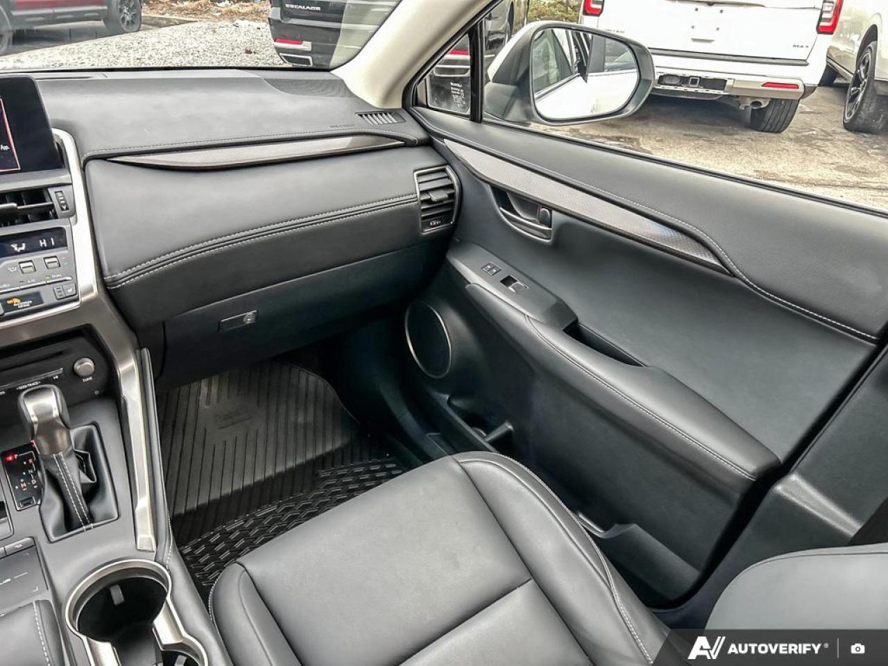 2019 Lexus NX 300 AWD LEATHER NO ACCIDENTS CERTIFIED Photo