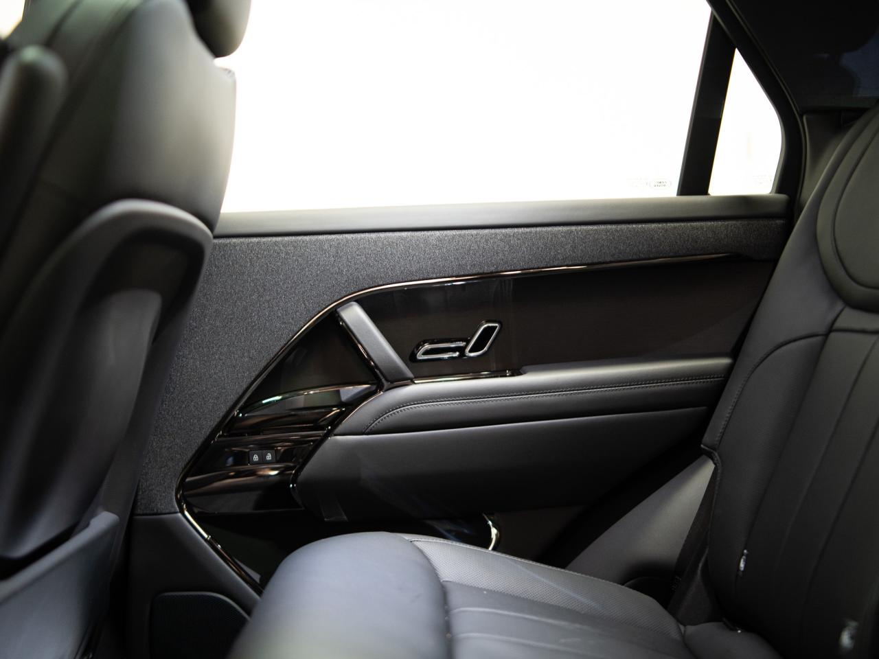 2025 Land Rover Range Rover Sport P530 | DYNAMIC | SE | MERIDIAN 3D | BREMBO | 23 IN Photo